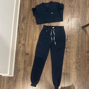 Figs Women's blueish green Jogger Scrub Set